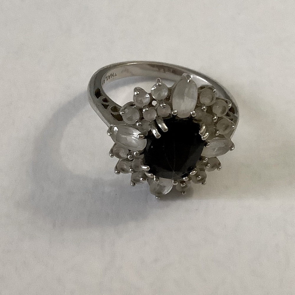 Silver Ring With Black Onyx Center Stone (Size 8)